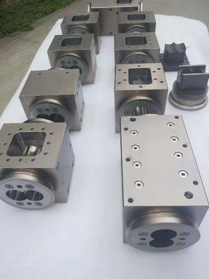 Berstoff ZE 82 押出機スクリューバレル