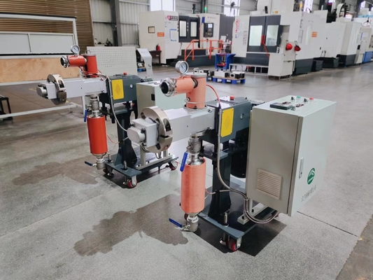 容量 5.5KW 600rpm ツインスクリューエクストルーダーのための合金鋼樽サイドフィッダー